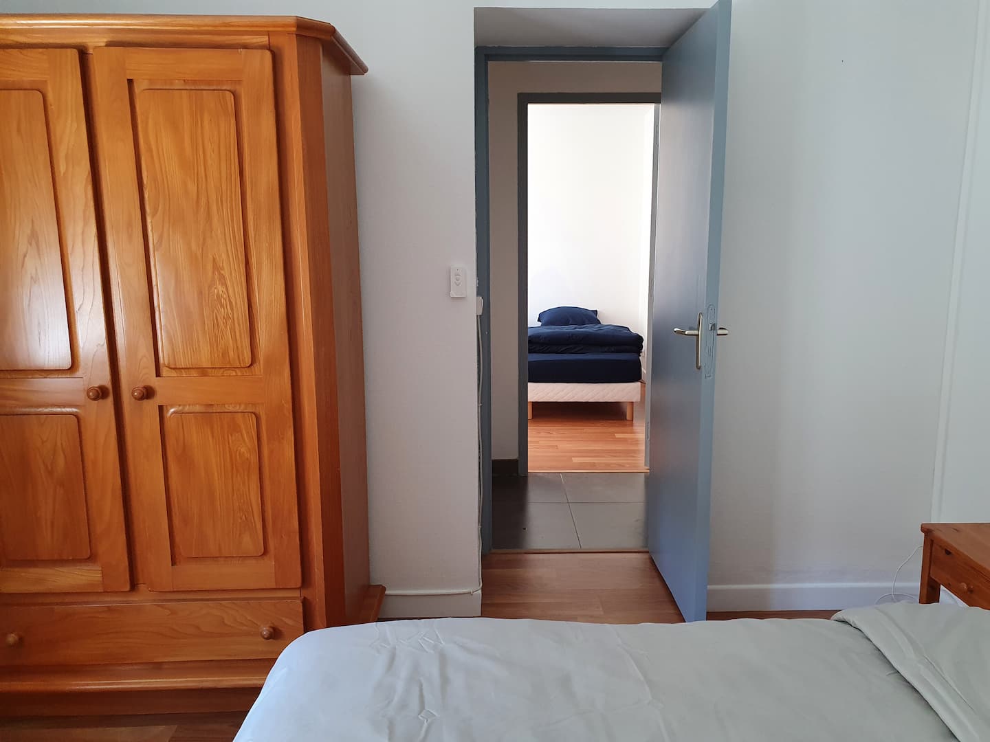 Chambre 1 — vue sur chambre 2